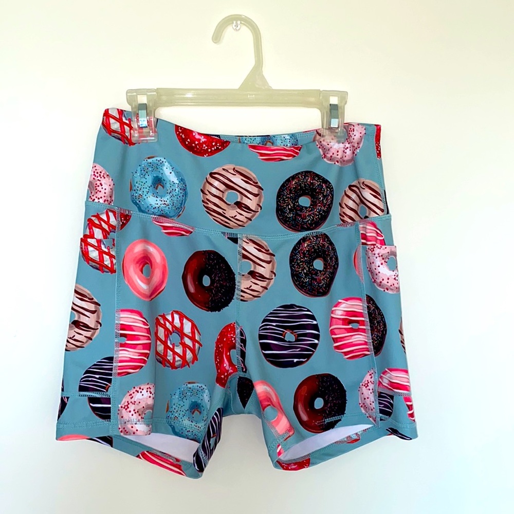 Muscles and Donuts stretchy shorts size L